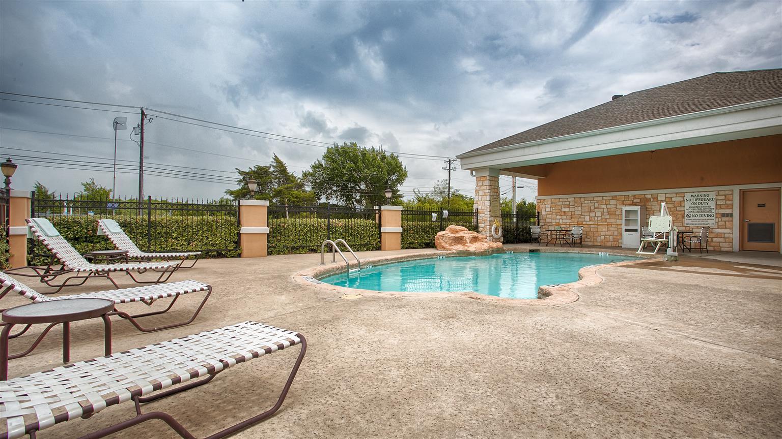 Best Western Plus Christopher Inn And Suites Forney Extérieur photo
