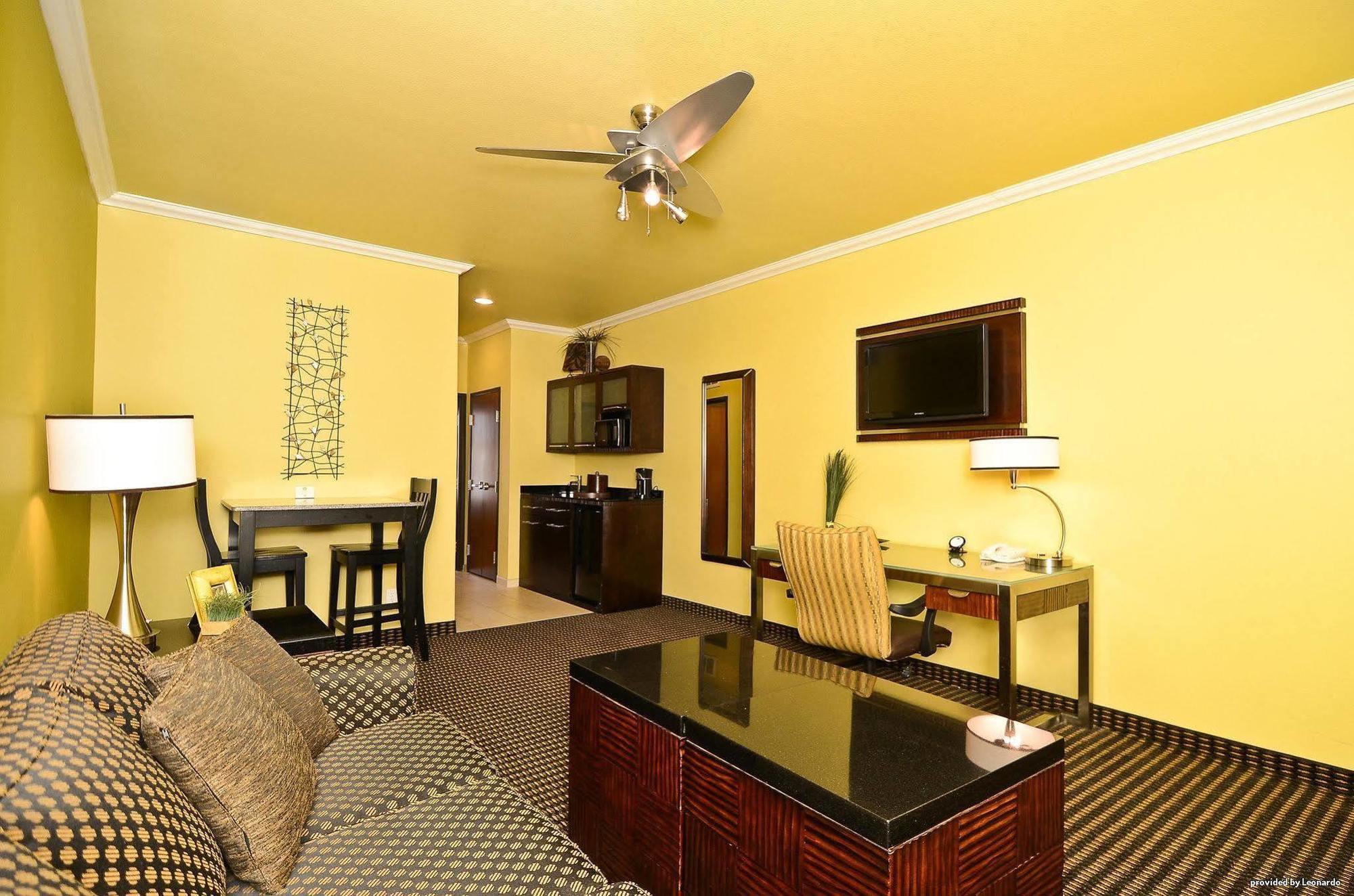 Best Western Plus Christopher Inn And Suites Forney Extérieur photo