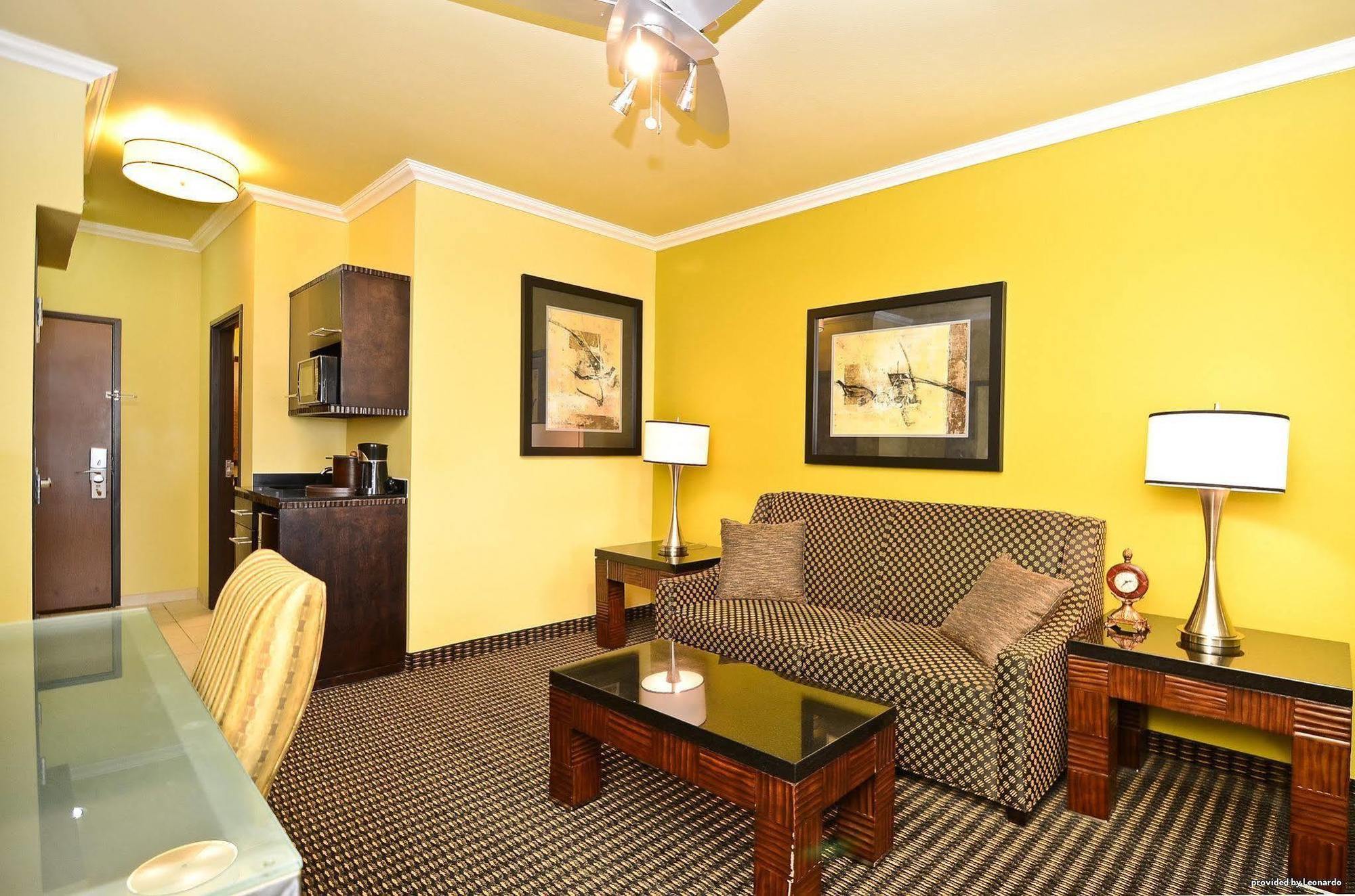 Best Western Plus Christopher Inn And Suites Forney Extérieur photo