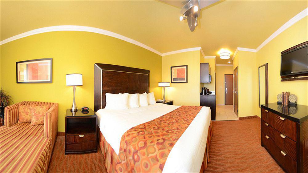 Best Western Plus Christopher Inn And Suites Forney Extérieur photo