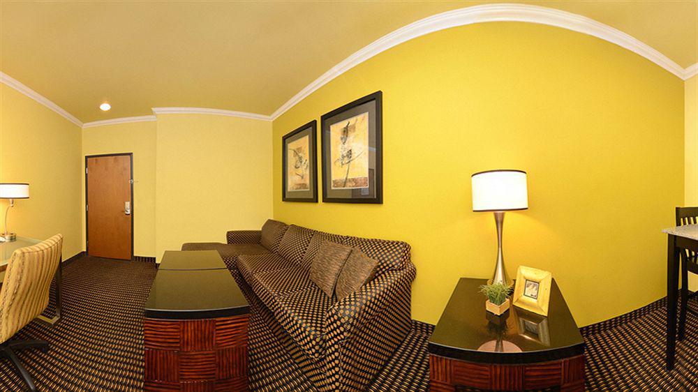 Best Western Plus Christopher Inn And Suites Forney Extérieur photo